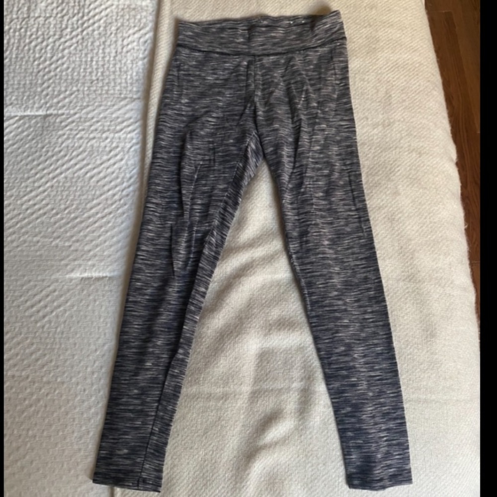 City Streets Womens Workout Leggings. Size: Medium. Color: Grey.